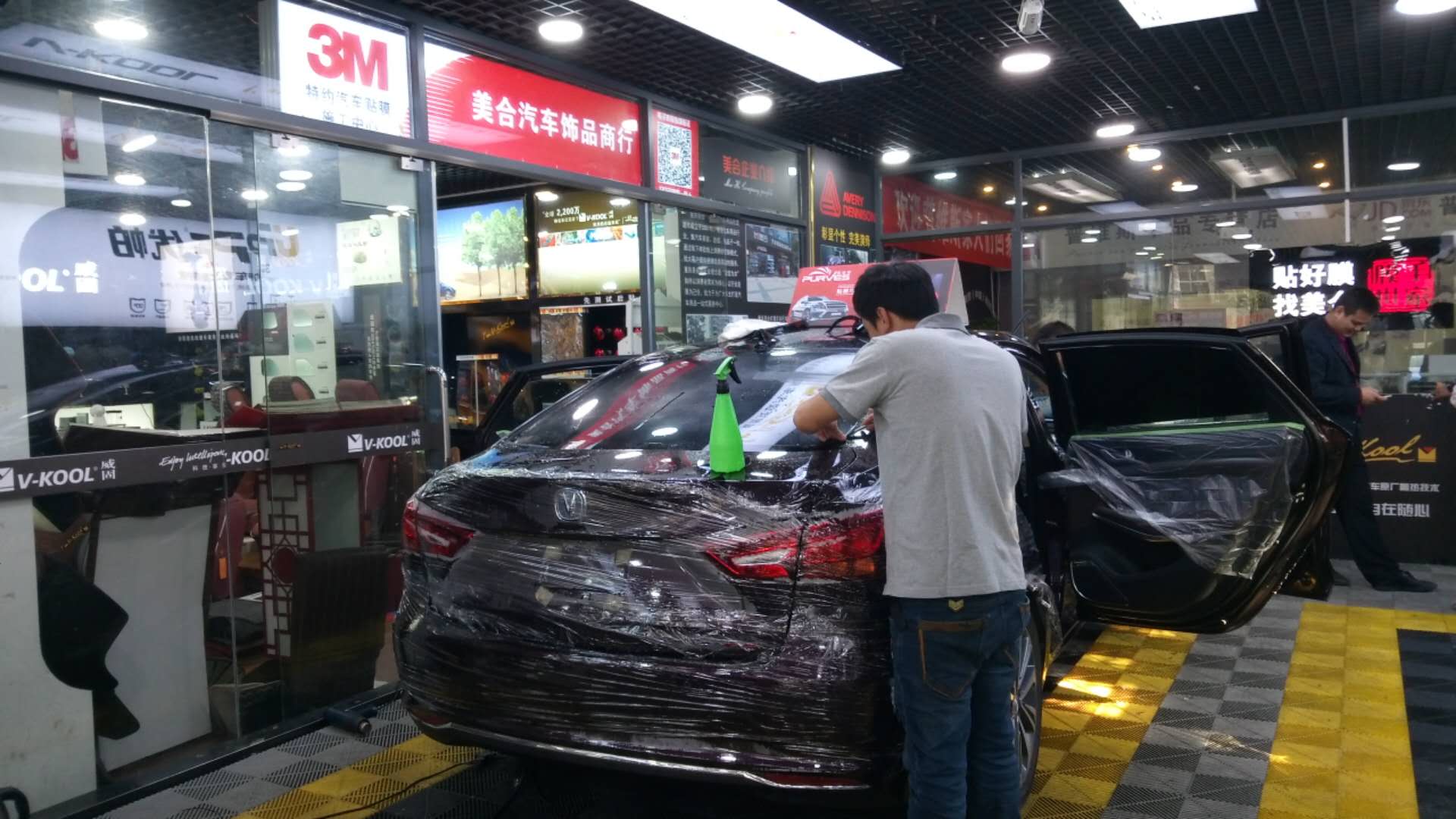 睿驰贴膜,睿驰_大山谷图库