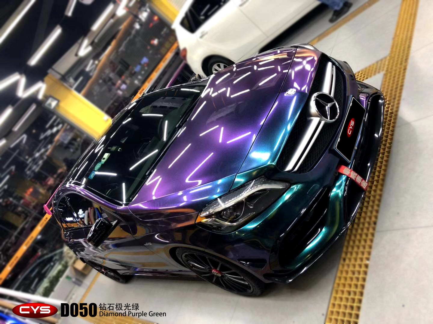 奔驰a45钻石极光绿车身改色贴膜