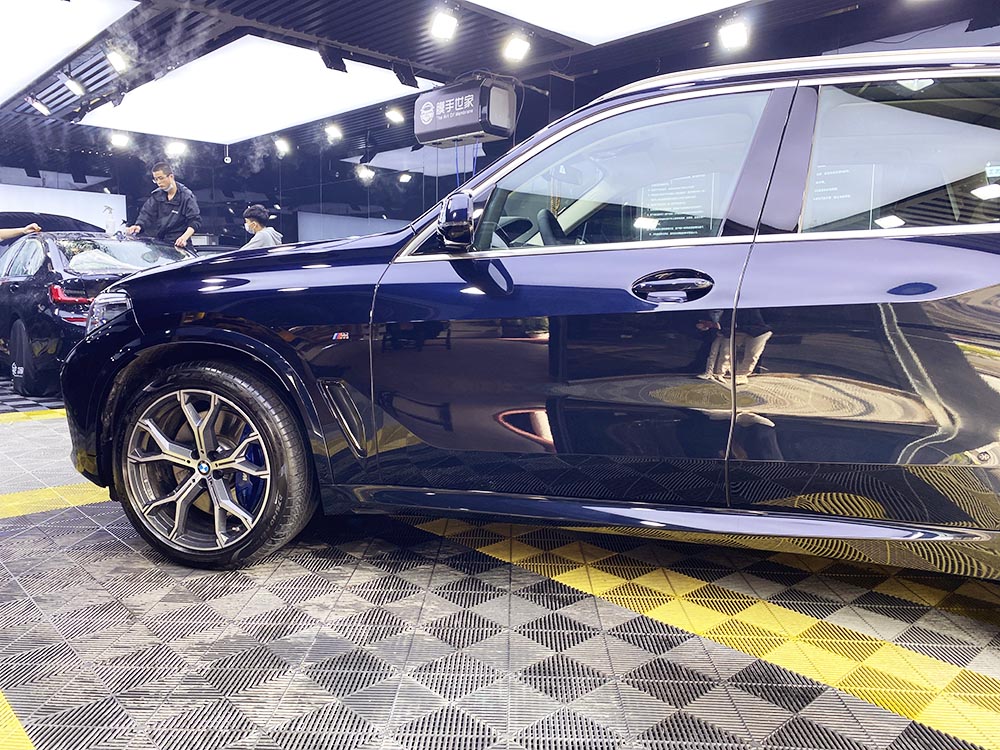 宝马x5炭黑xpel隐形车衣保护膜效果