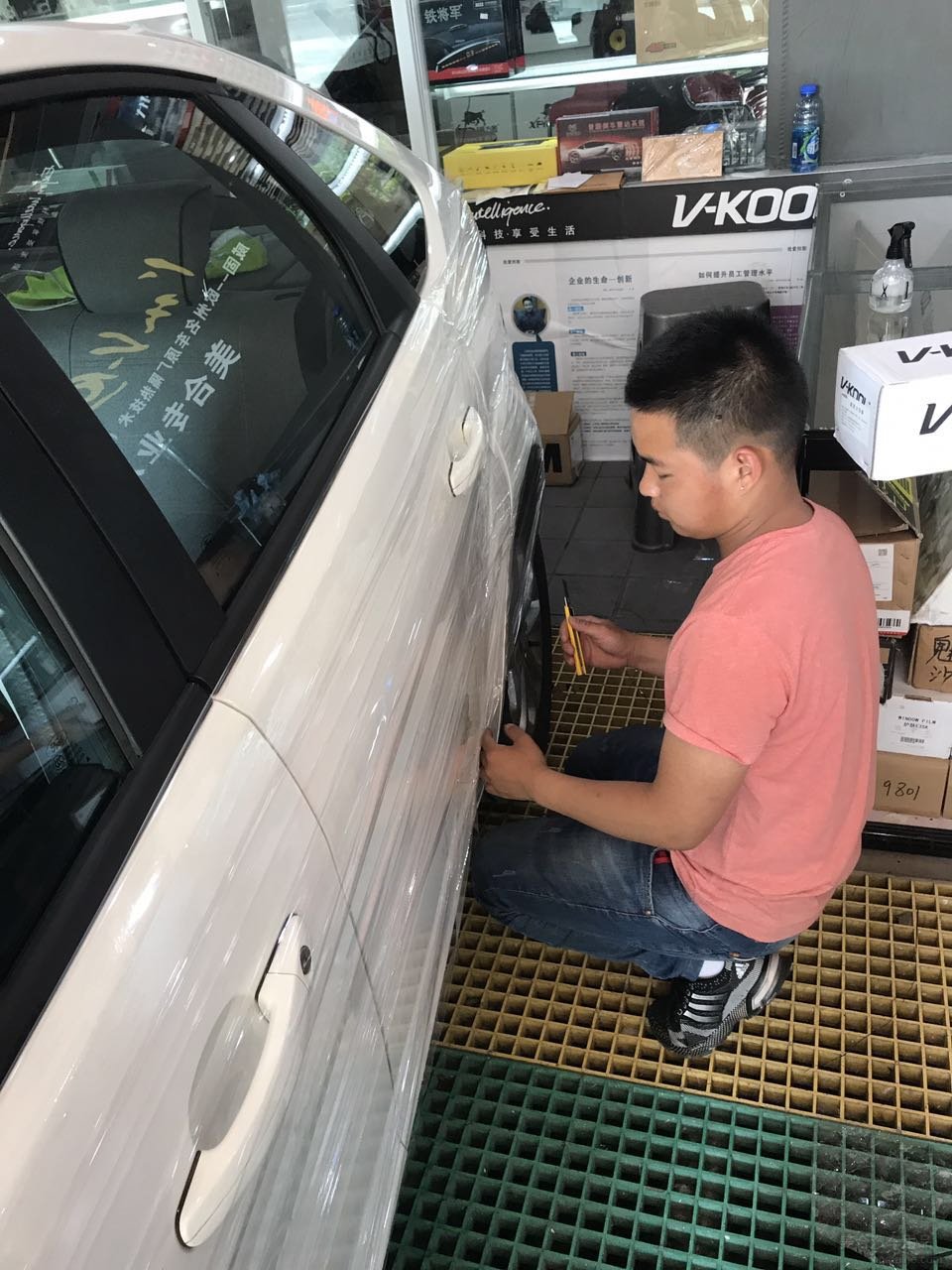 福特福克斯两厢贴3m田园风光和魔幻大师贴膜前车身漆面环绕保护