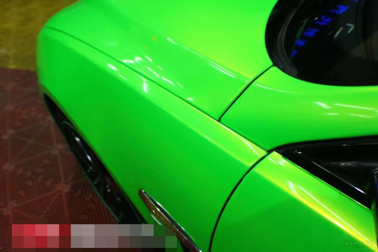 捷豹XF贴幻彩金绿汽车漆面改色膜效果