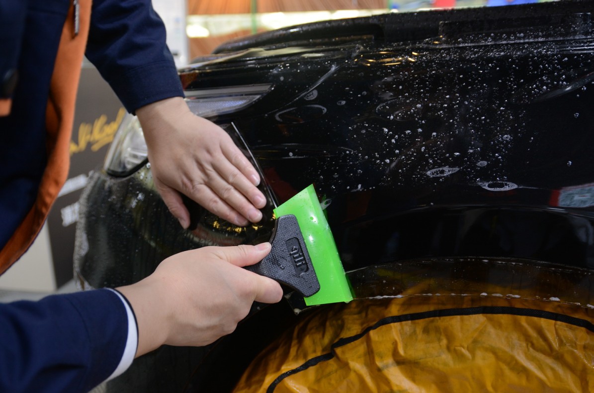 路虎贴uppf优帕隐形车衣透明漆面保护膜施工效果